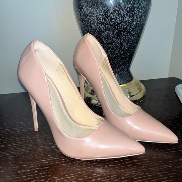 ASOS DESIGN Penelope Stiletto Pumps in Beige Patent - Picture 7 of 15